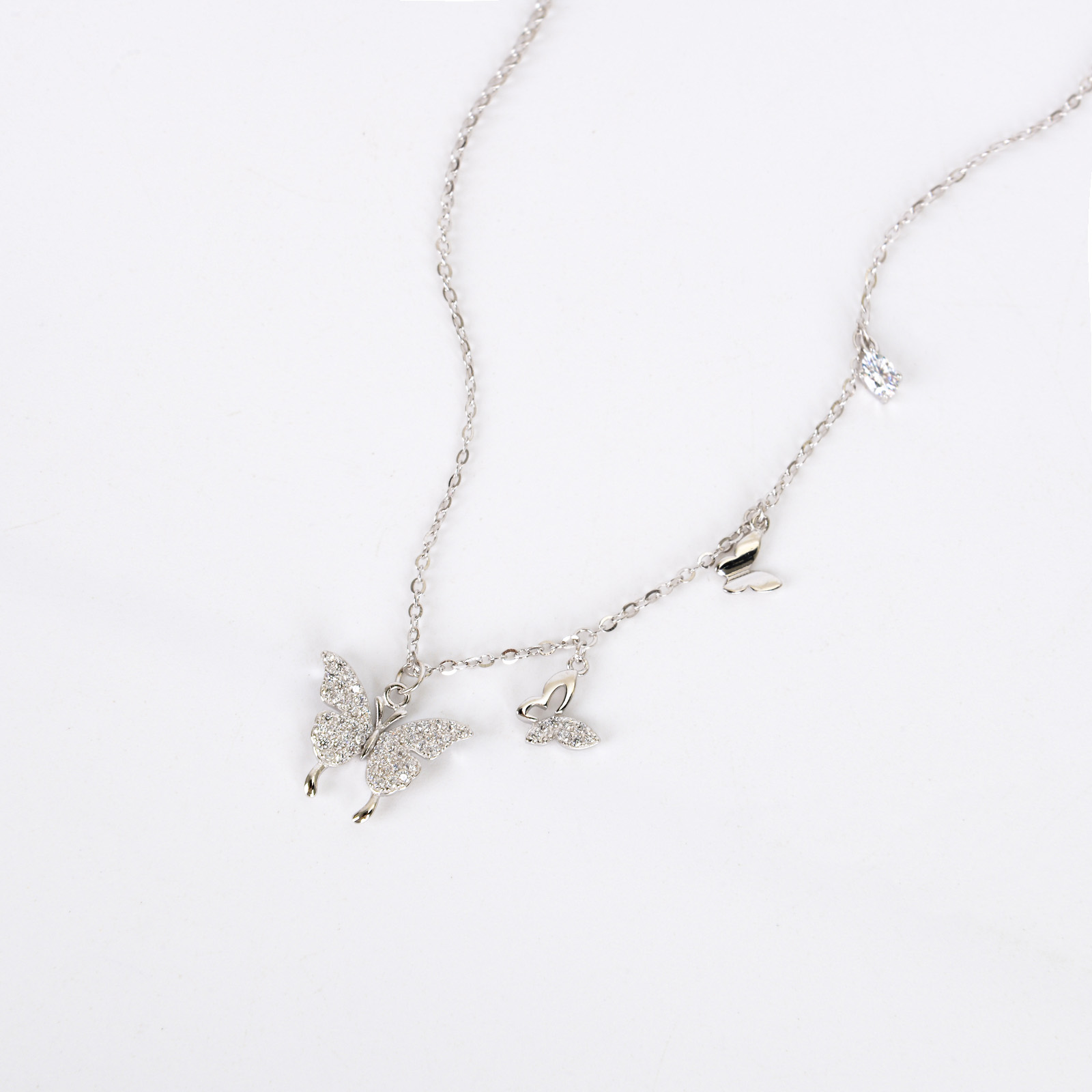 S999 pure silver butterfly necklace, a new and niche design pendant with a light luxury and high-end feel for autumn and winter, a popular collarbone chain details Picture