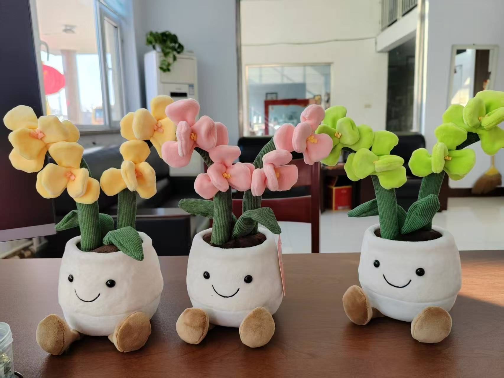 Simulated potted plant plush toys, flower plant plush dolls, tulips, birthday gifts, succulent ornaments, figurines