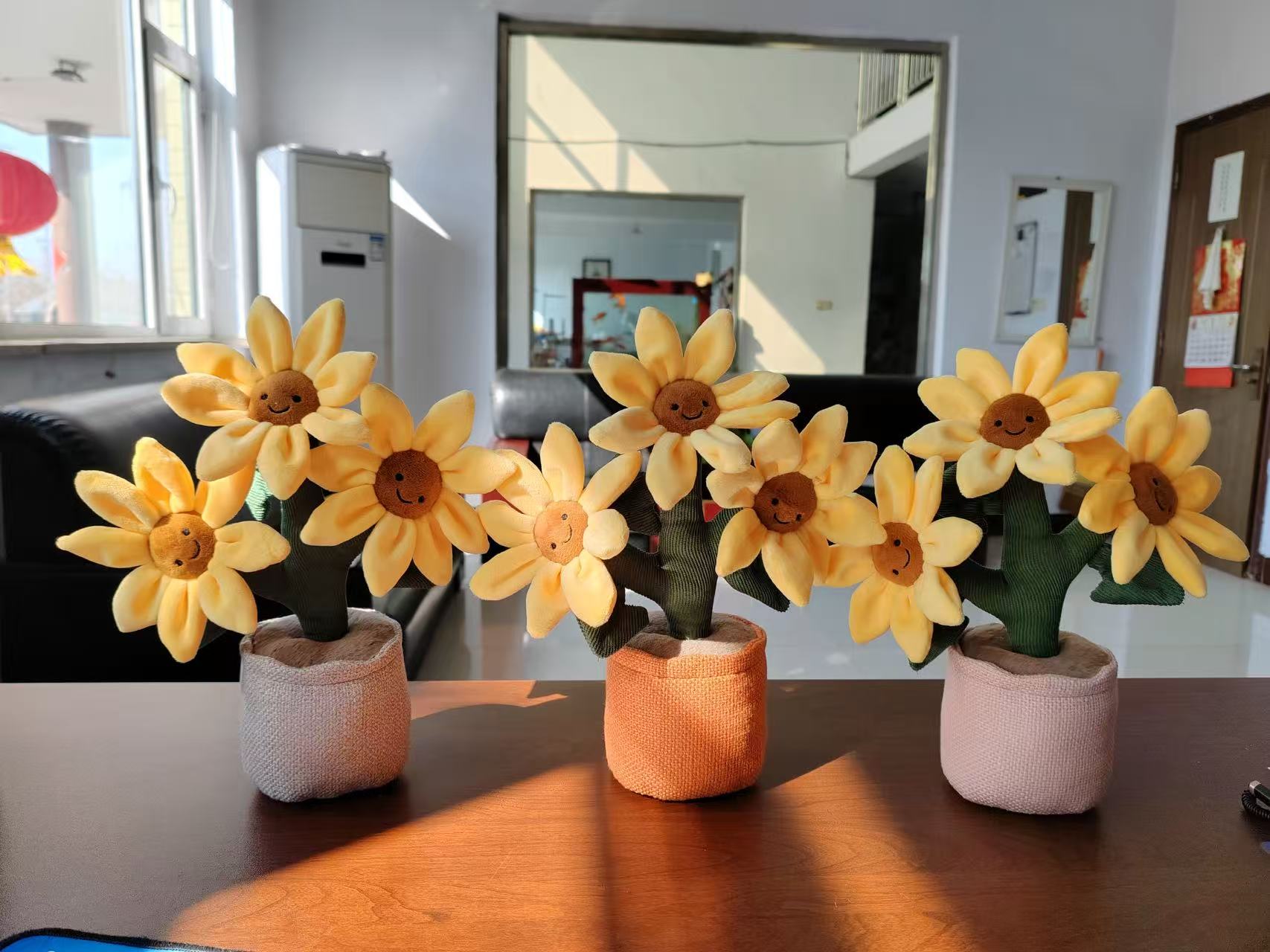Bedroom potted faux plush flower ornaments, sunflower dolls, birthday gifts, plush toy figurines