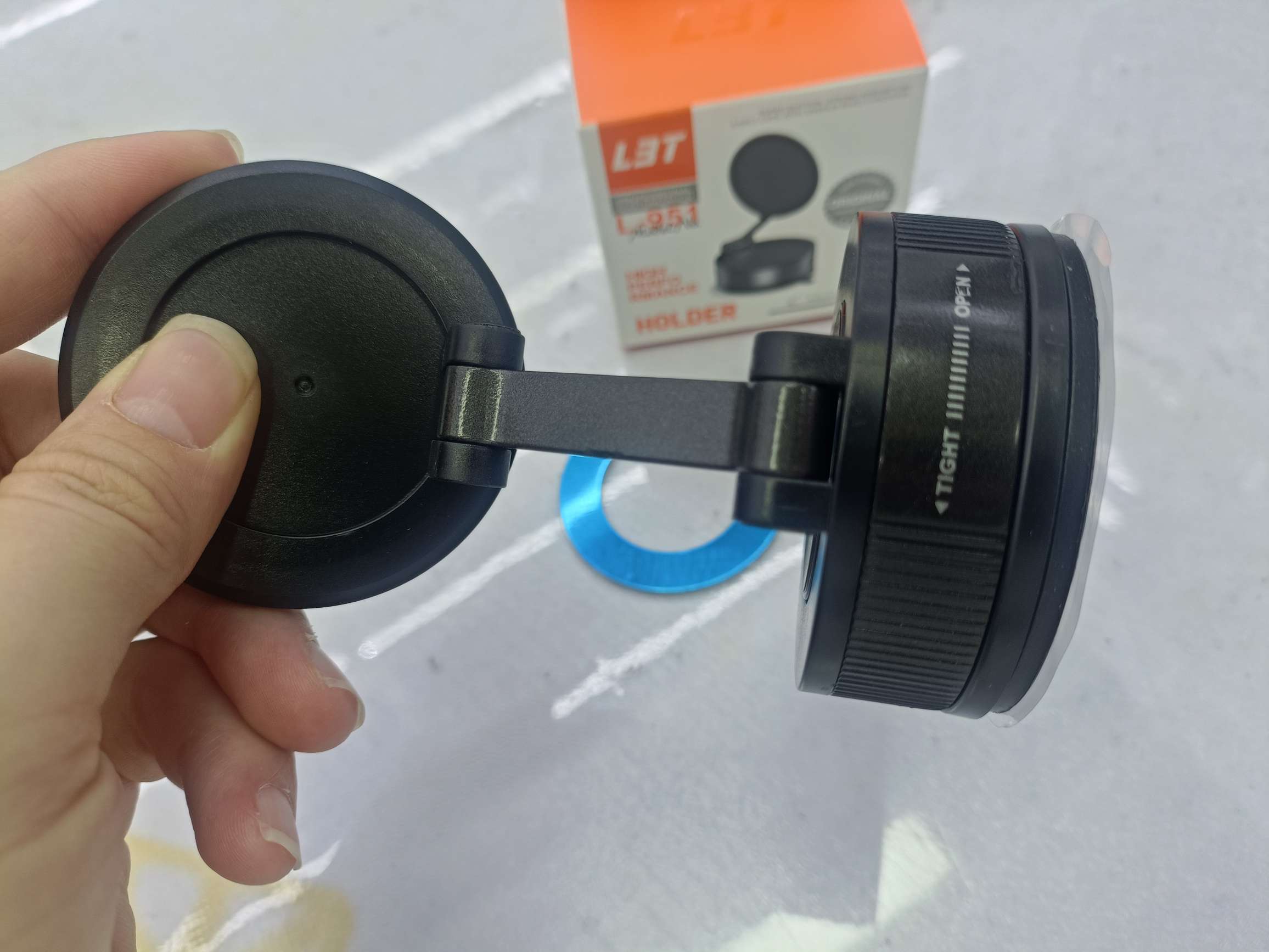 真空吸盘带胶底磁吸手机支架 真空吸盘车载磁吸支架 镂空圆形/圆形 车载导航支架车载手机支架详情图16