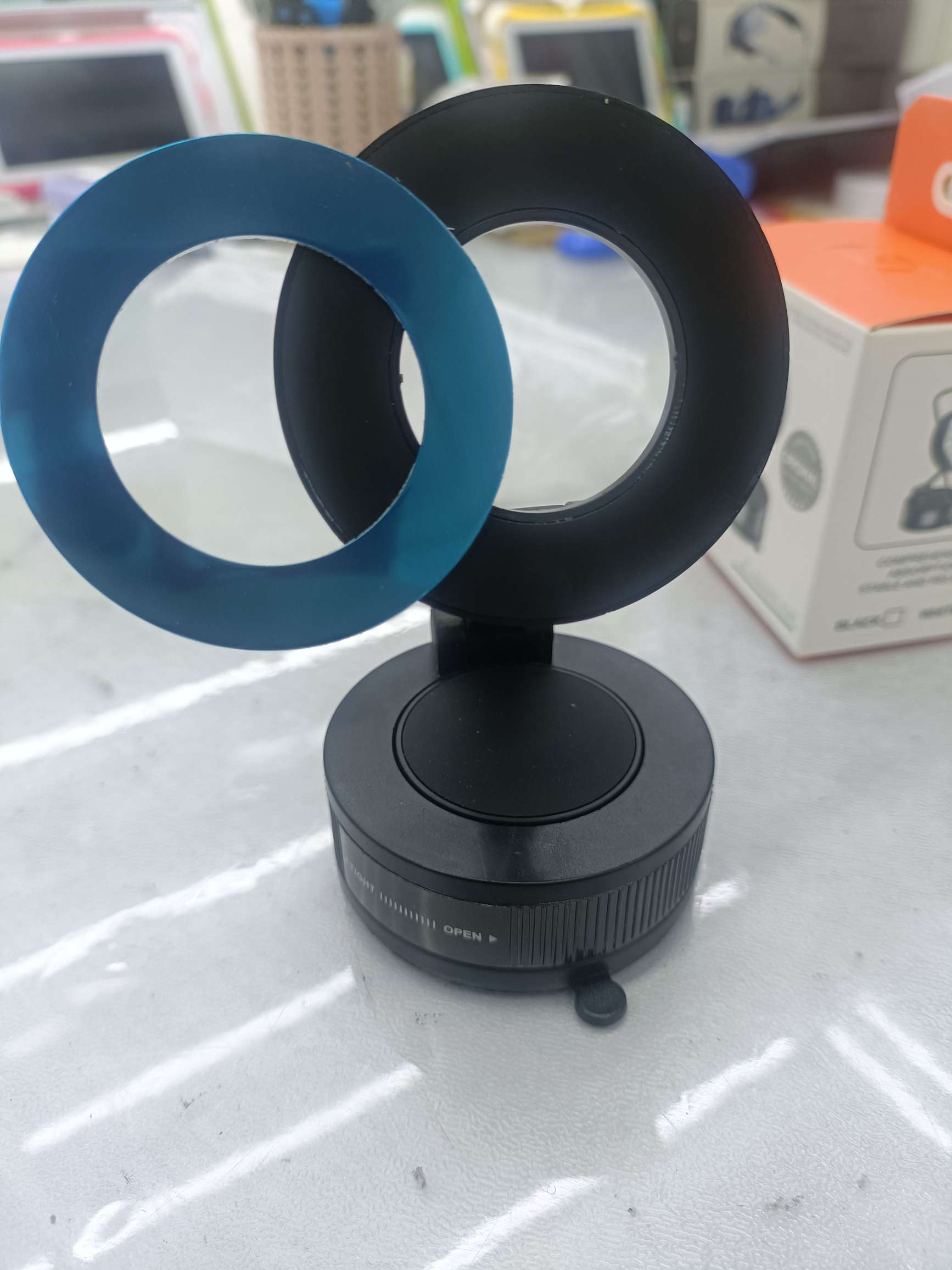 真空吸盘带胶底磁吸手机支架 真空吸盘车载磁吸支架 镂空圆形/圆形 车载导航支架车载手机支架详情图9