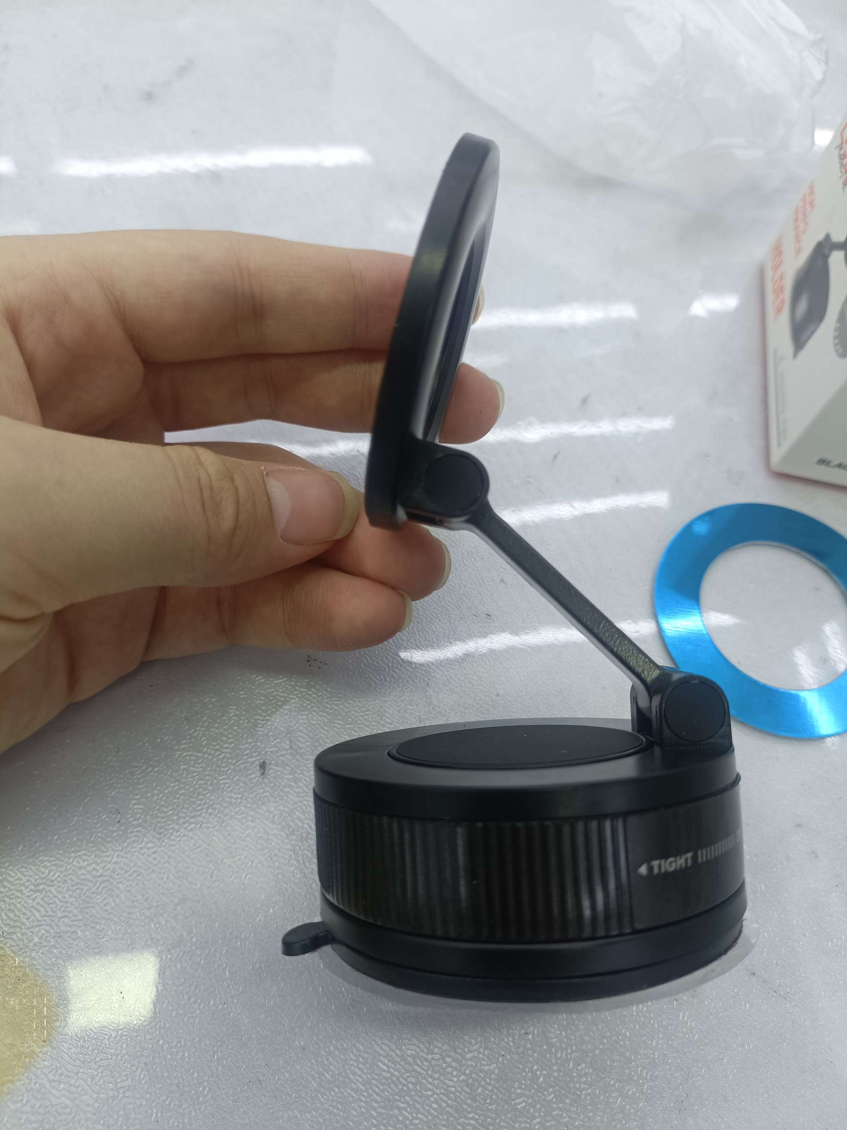 真空吸盘带胶底磁吸手机支架 真空吸盘车载磁吸支架 镂空圆形/圆形 车载导航支架车载手机支架详情图8