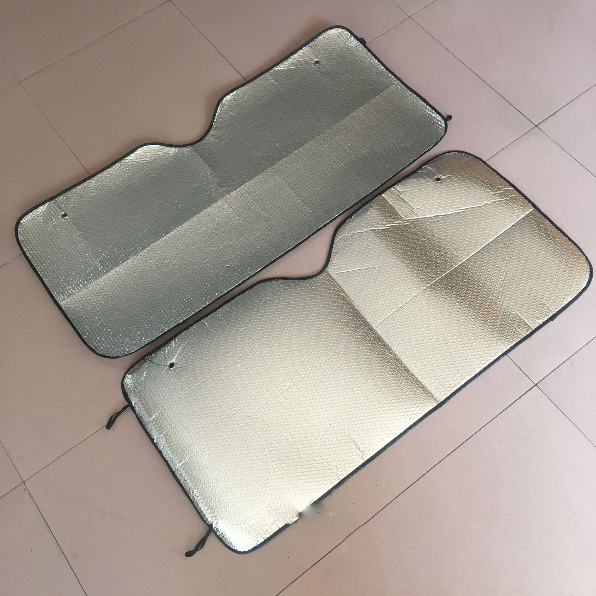 حواجز واقية من الشمس من اللون الفضي في السيارة التي تحجب الشمس الستائر الزجاجية Item Picture