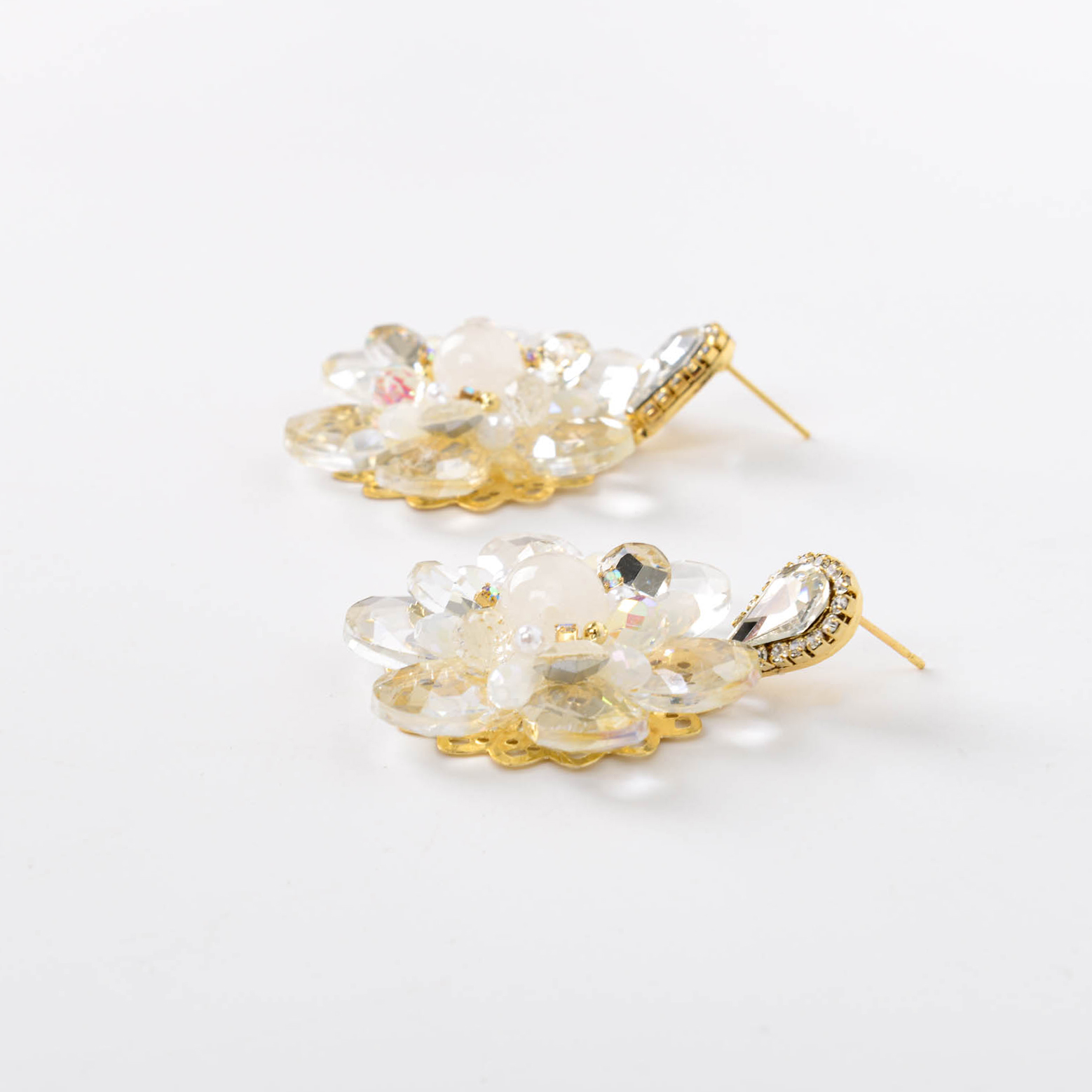 日韩甜美高级感时尚微镶打结珍珠耳钉s925银针轻奢小清新可爱耳环