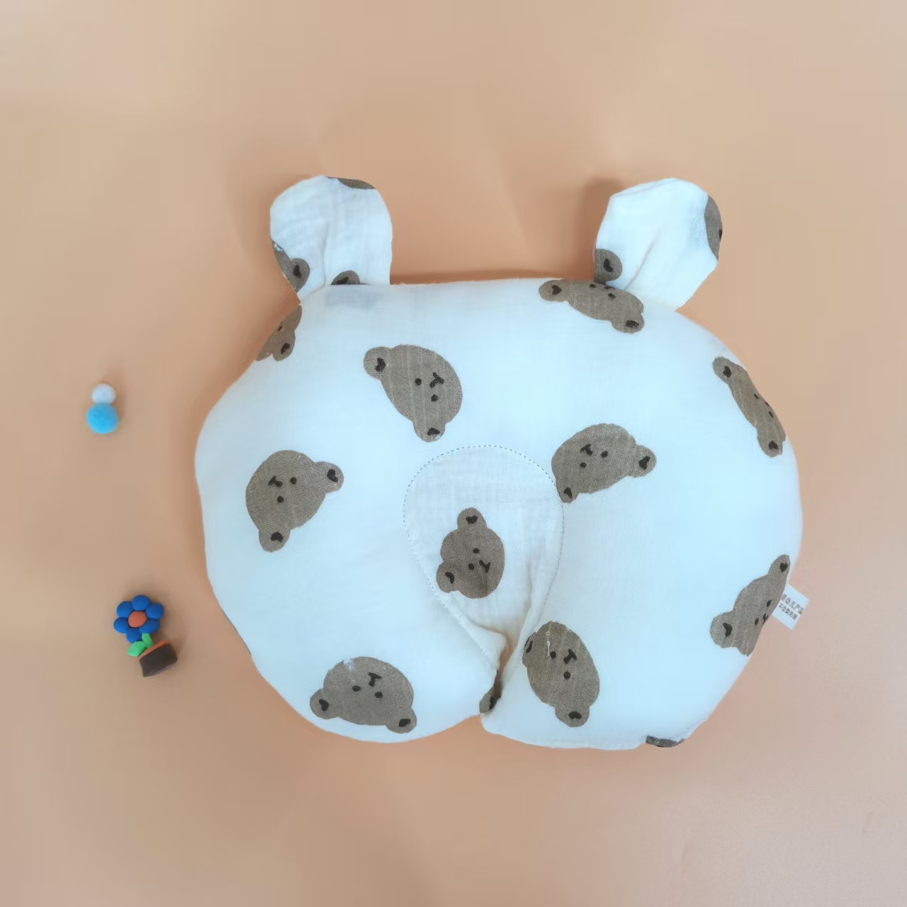 母婴用品婴幼儿枕头纱布印花定型枕白底实物图