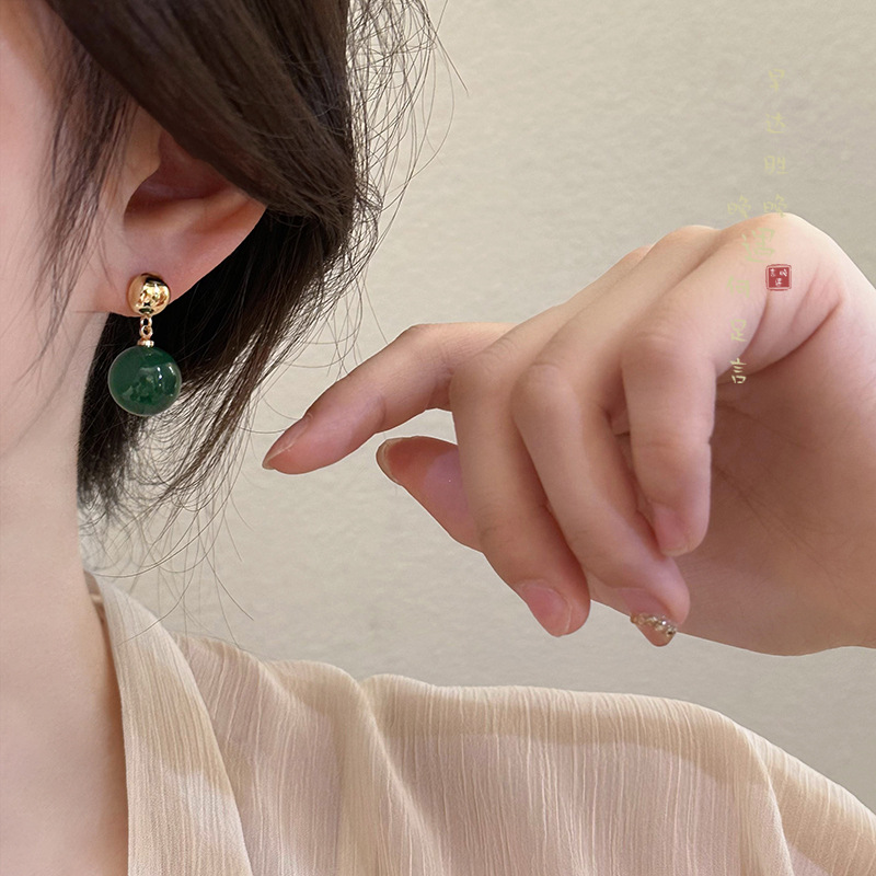 New Chinese-style green imitation agate pearl earrings, women's retro Chinese style unique design, high-end ear studs, summer earrings Specification drawing