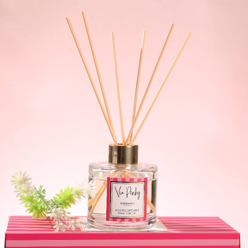 100ml 无火香薰  液体香薰   BOMBSHELL    香薰  100ml  Aromatherapy白底实物图