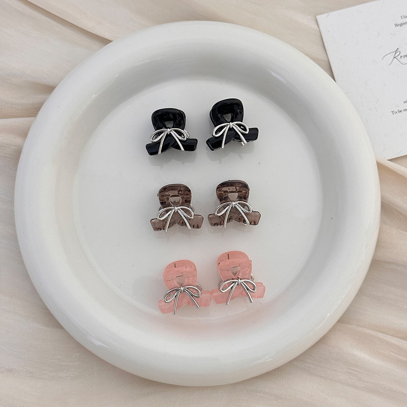 New sweet silver bow, small, colorful princess hair clip, claw clip, shark clip, side clip, hair accessory for women from South Korea details Picture