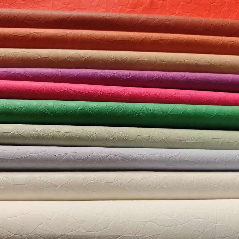 2025新款厂家直销现货环保不规则小钻石纹PVC箱包皮革包装材料详情3