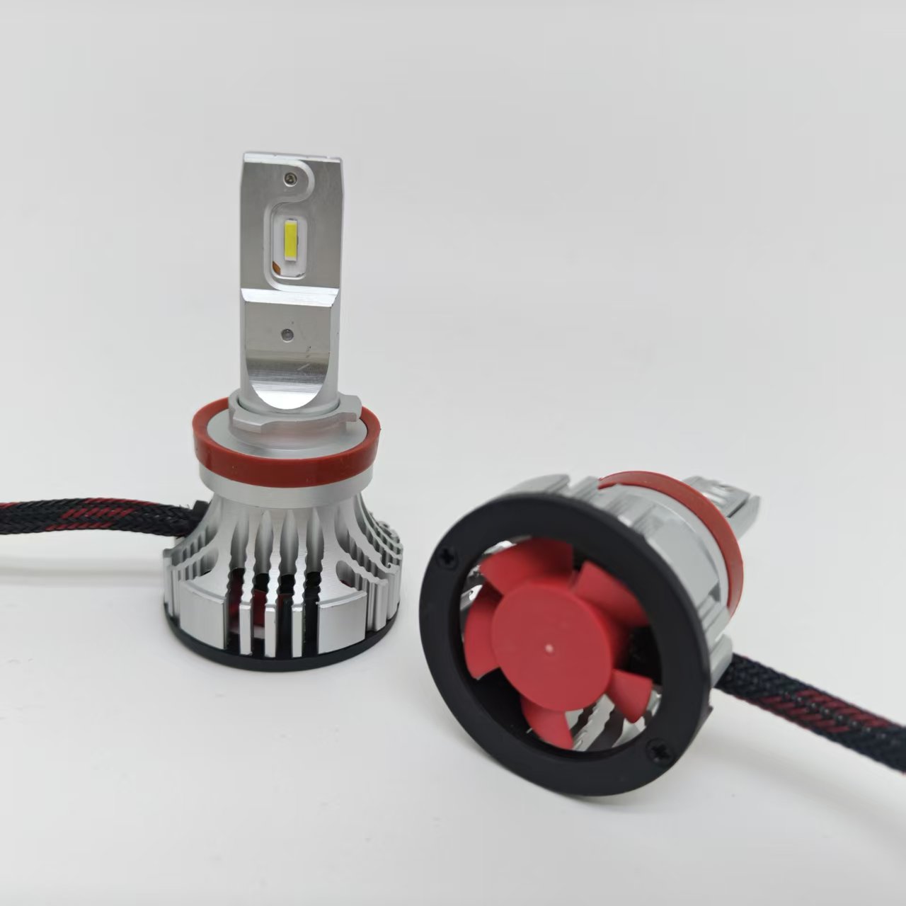 The f2 automotive led headlight high-brightness and focused integrated bulb h4h7h11 is a bestseller in foreign trade. It is a headlight for car installation details Picture