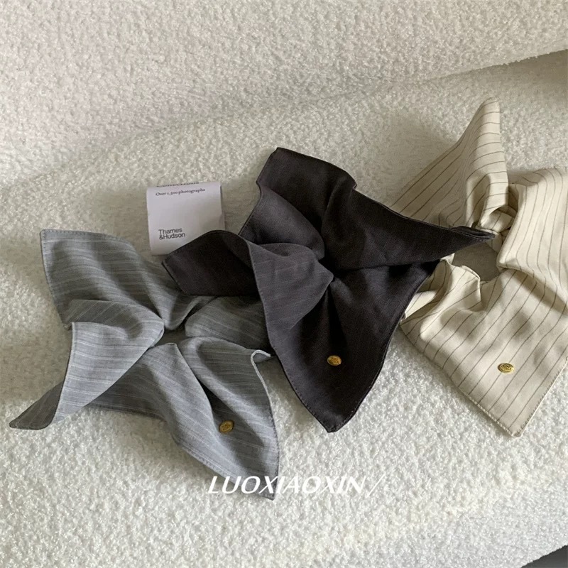 The same striped large intestine hair band for women, a high-end and gentle style bun hair accessory for the back of the head Application Scenario