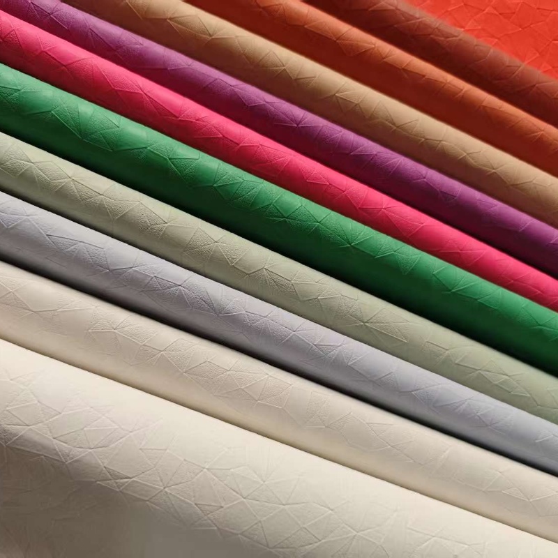 2025新款厂家直销现货环保不规则小钻石纹PVC箱包皮革包装材料详情1