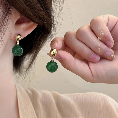 New Chinese-style green imitation agate pearl earrings, women's retro Chinese style unique design, high-end ear studs, summer earrings thumbnail
