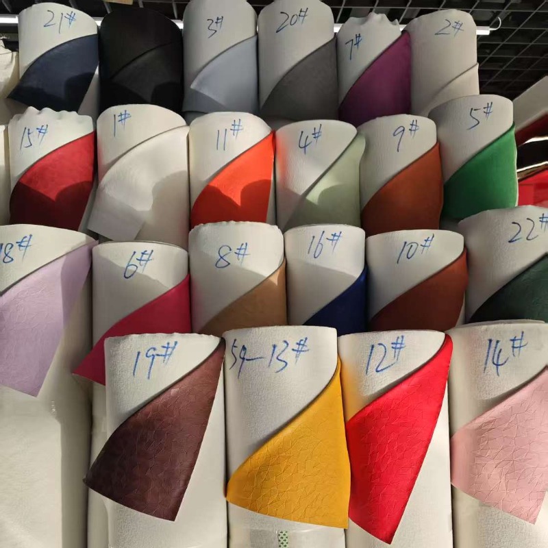 2025新款厂家直销现货环保不规则小钻石纹PVC箱包皮革包装材料详情2