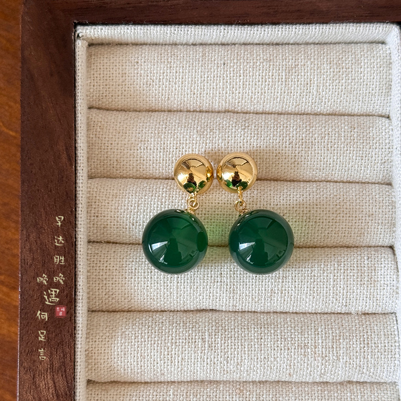New Chinese-style green imitation agate pearl earrings, women's retro Chinese style unique design, high-end ear studs, summer earrings details Picture