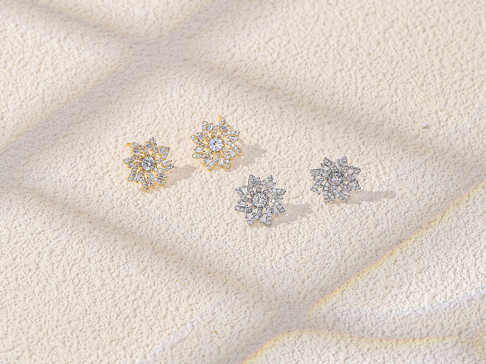 Xuhui brand exquisite and light luxury copper plated with real gold and set with zircon 925 silver needle sunflower design fashionable stud earrings Application Scenario