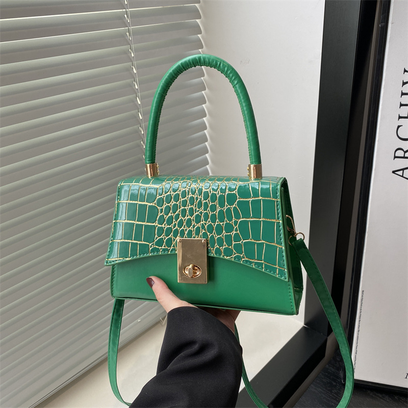 "Little Bag Girl 2025 New Korean-style stylish girl's fresh hand-carried small square bag, fashionable and simple single-shoulder crossbody bag. full figure