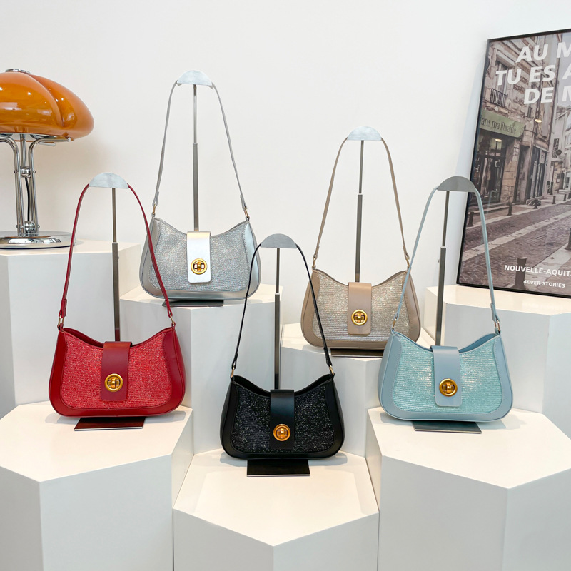 A fresh and elegant handbag for women in 2025, a niche and high-end single-shoulder bag, a fashionable and ins commuter bag for women Application Scenario