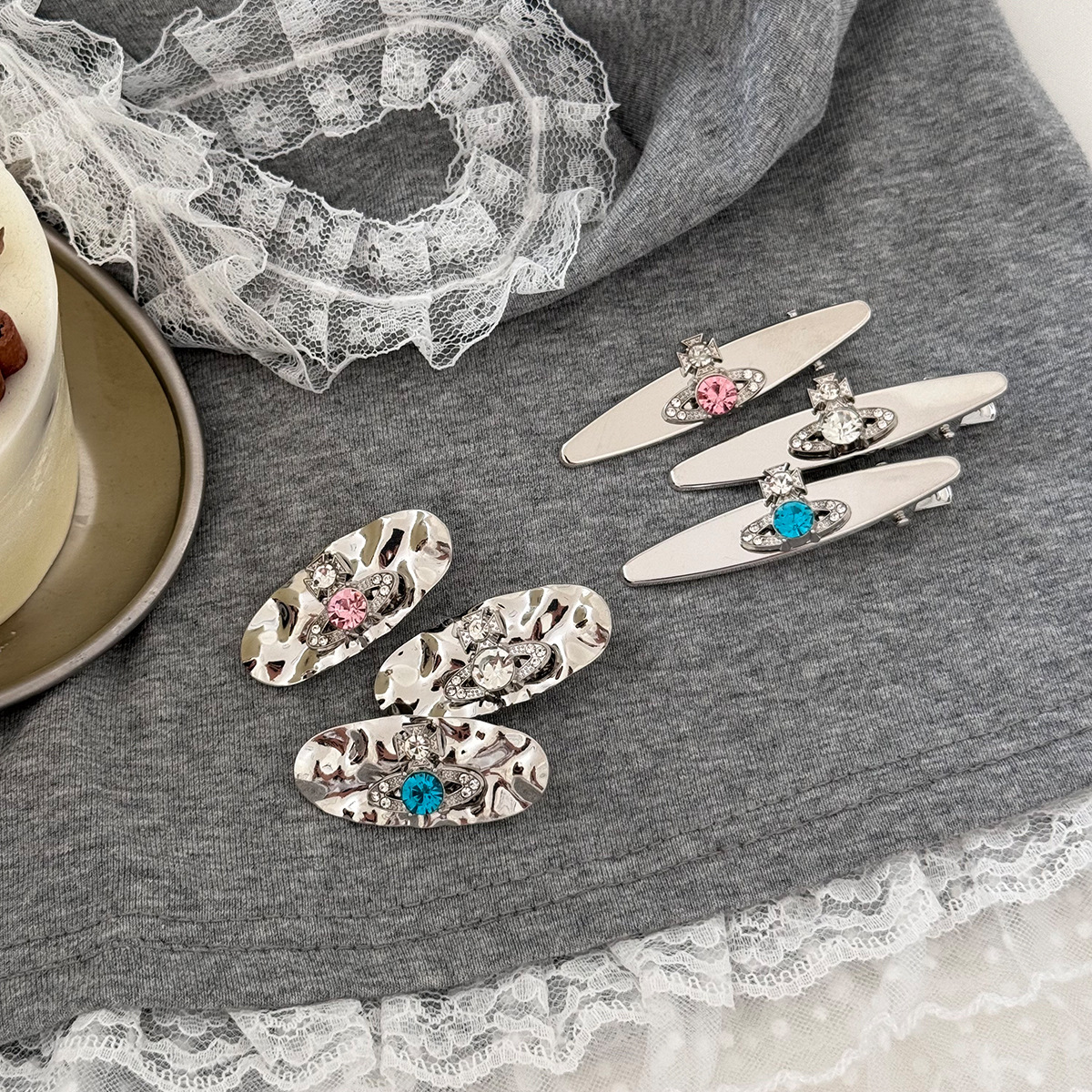 Dopamine Sweet Cool Y2K metal alloy Summer Letter Planet Oval Hair clip, broken bangs clip, Internet celebrity retro full figure