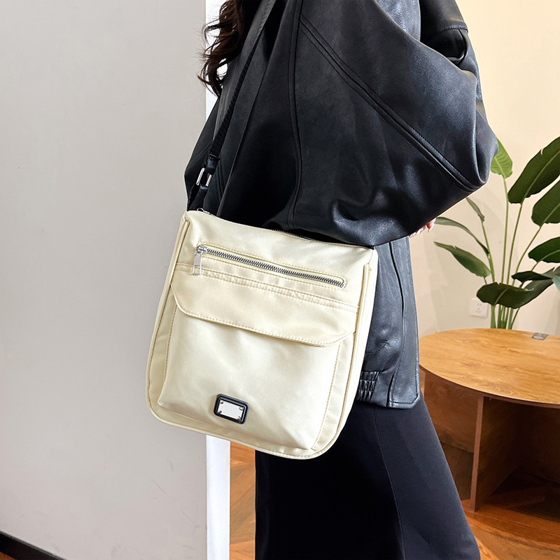 Nylon fabric large-capacity women's casual crossbody bag 2025 new style simple and multi-functional single-shoulder bag cross-border women's bag details Picture