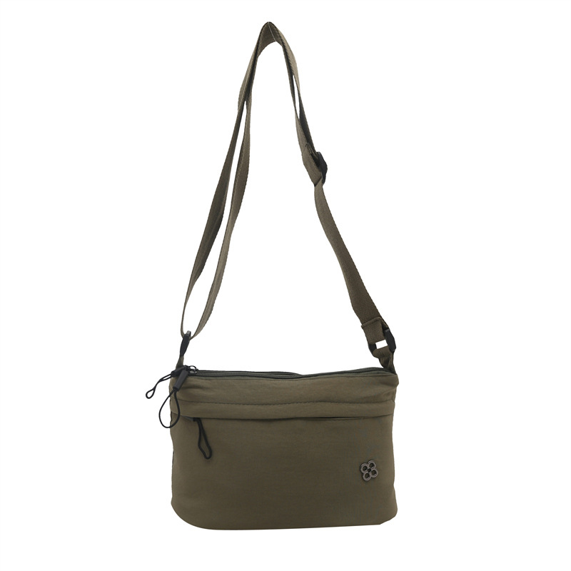 A Japanese-style fashionable and casual water-resistant portable travel bag with large capacity and light storage Item Picture