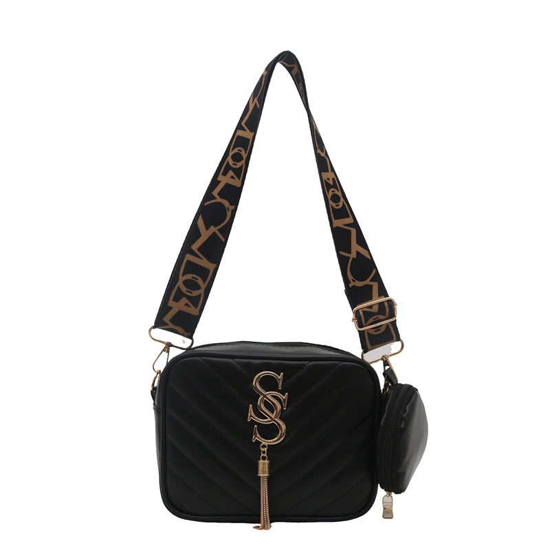 Stylish Korean-style wide shoulder strap single-shoulder bag for women, Spring 2025, niche design camera bag, ins crossbody bag, small square bag Item Picture