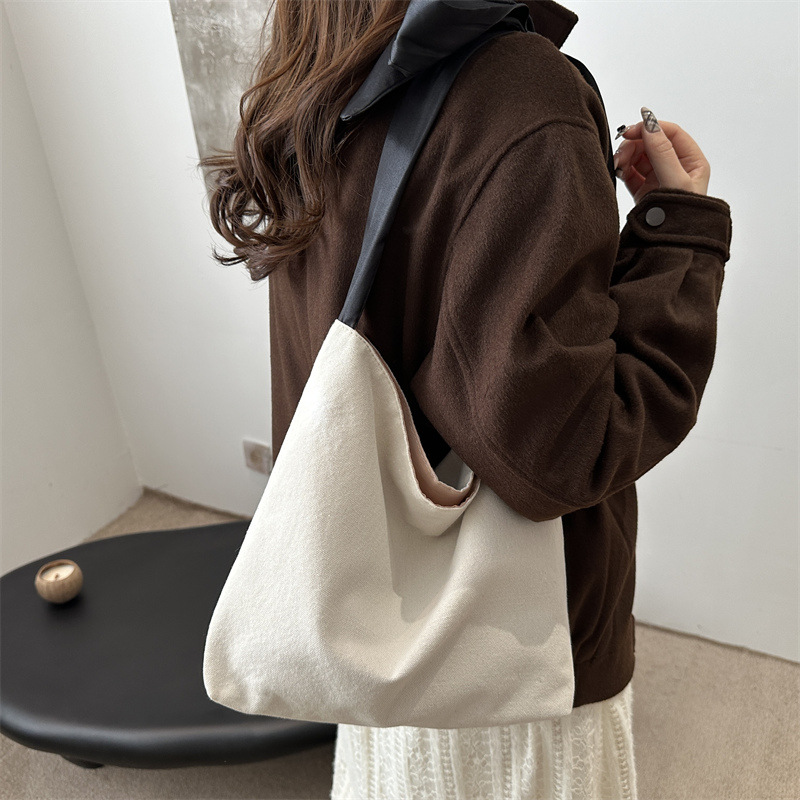 2025 New style simple, fashionable and individual design leopard print stylish large-capacity silk scarf shoulder strap underarm tote bag for women details Picture