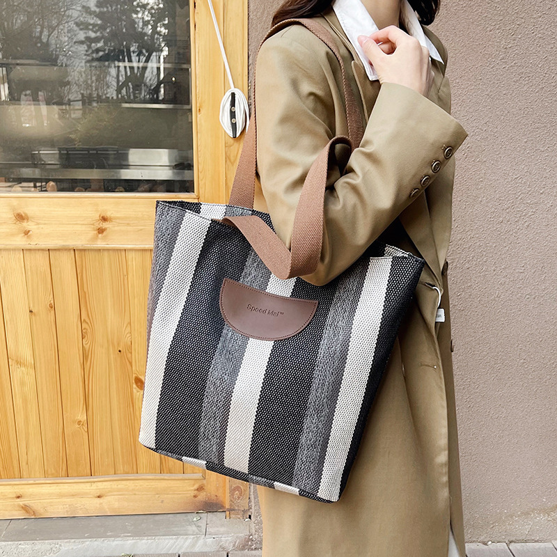 Cross-border striped canvas women's bag 2025 Large capacity New urban casual light shoulder bag tote bag shopping bag Specification drawing