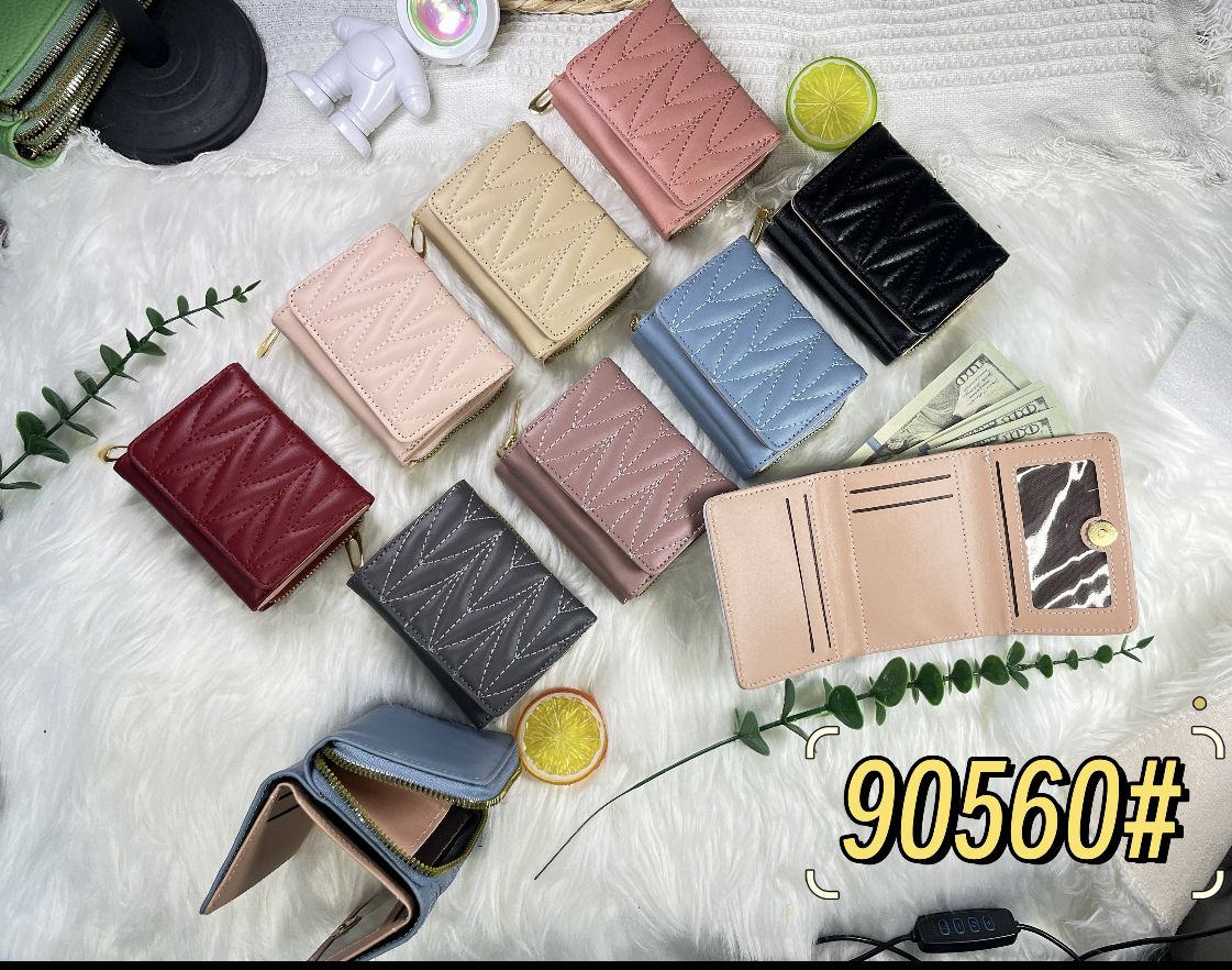 This short single-pull 30% discount small wallet is lightweight, portable and features a multi-slot design