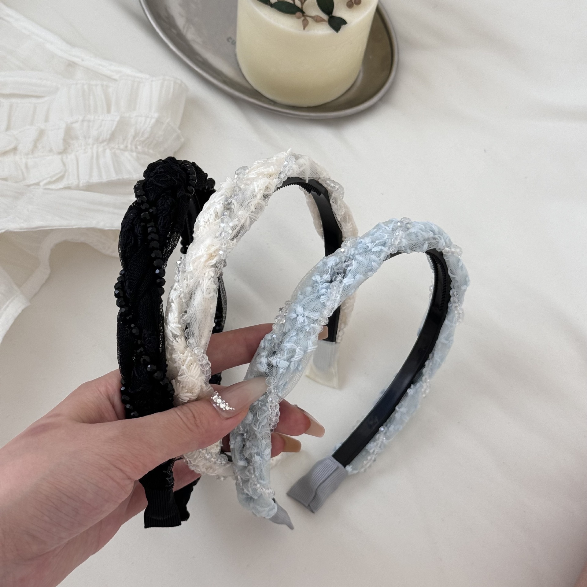 Korean vacation-style summer hair band, versatile and elegant, sweet girl braided braid sequined headwear, simple high skull top full figure