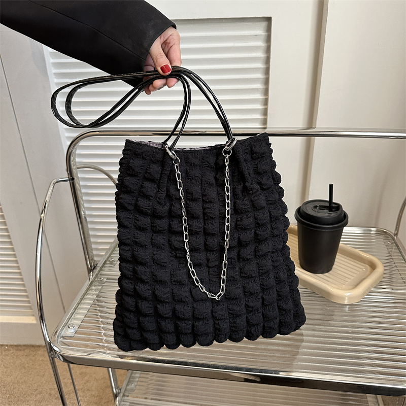 The new Korean-style single-shoulder tote bag for casual large-capacity women in 2025 is fashionable, trendy and simple full figure