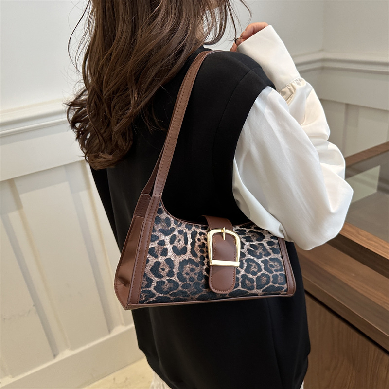 Casual single-shoulder bag 2025 new style fashionable spring simple commuting bag Leopard print crossbody women's bag underarm handbag details Picture