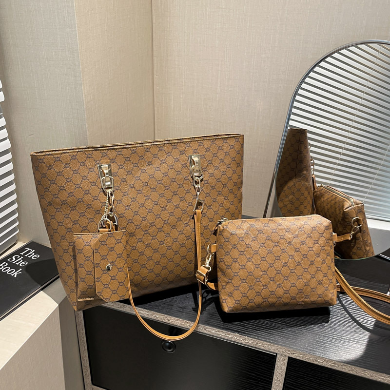 Large-capacity bag, personalized tote bag for women's commuting, 2025 new style, beautiful, niche and trendy single-shoulder bag, high-quality women's bag full figure