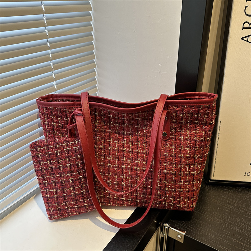 Spring simple commuting casual large bag 2025 New trendy chanel-style single-shoulder bag with large capacity tote bag full figure
