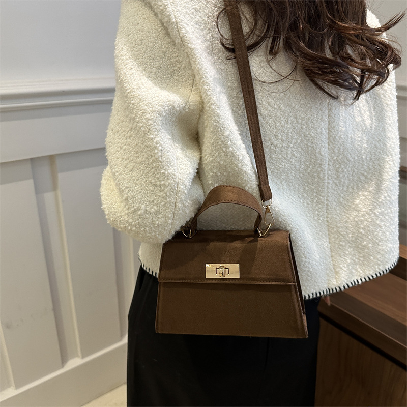 Spring 2025 new stylish and simple handbag, commuting lock shoulder bag, retro and trendy Korean-style crossbody small square bag Specification drawing