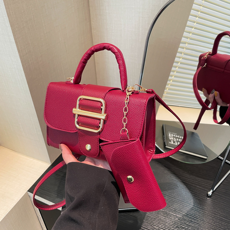 This year's popular Korean-style stylish handbag is a new spring 2025 model with a niche design and versatile Ins small square bag full figure