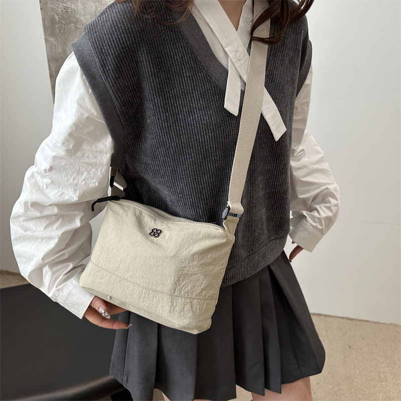 Cross-border casual sporty style bag, versatile and fashionable single-shoulder bag, knitted wide shoulder strap, trendy crossbody bag details Picture