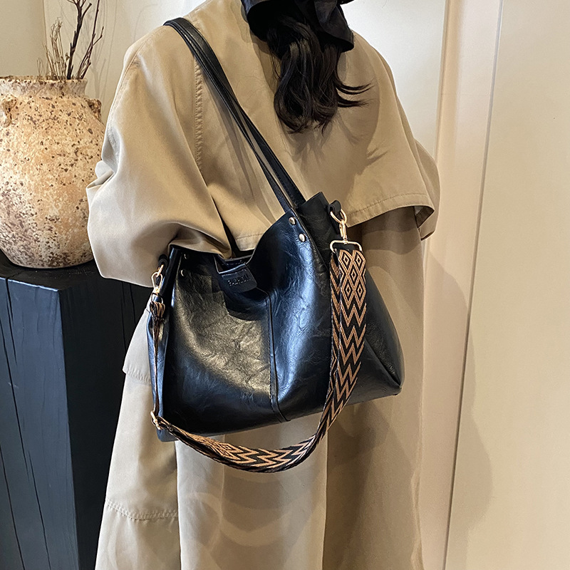 Stylish ladies' large-capacity bag, women's bag 2025 new style, fashionable and high-quality crossbody bag, single-shoulder hand-held tote bag details Picture