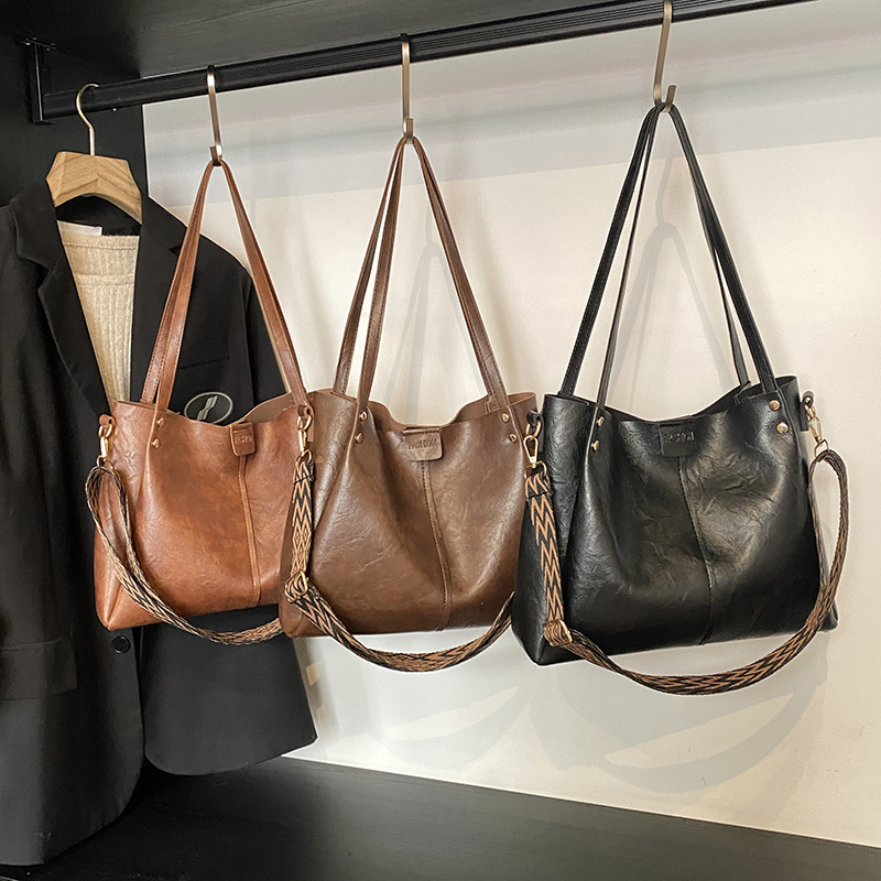 Stylish ladies' large-capacity bag, women's bag 2025 new style, fashionable and high-quality crossbody bag, single-shoulder hand-held tote bag Application Scenario