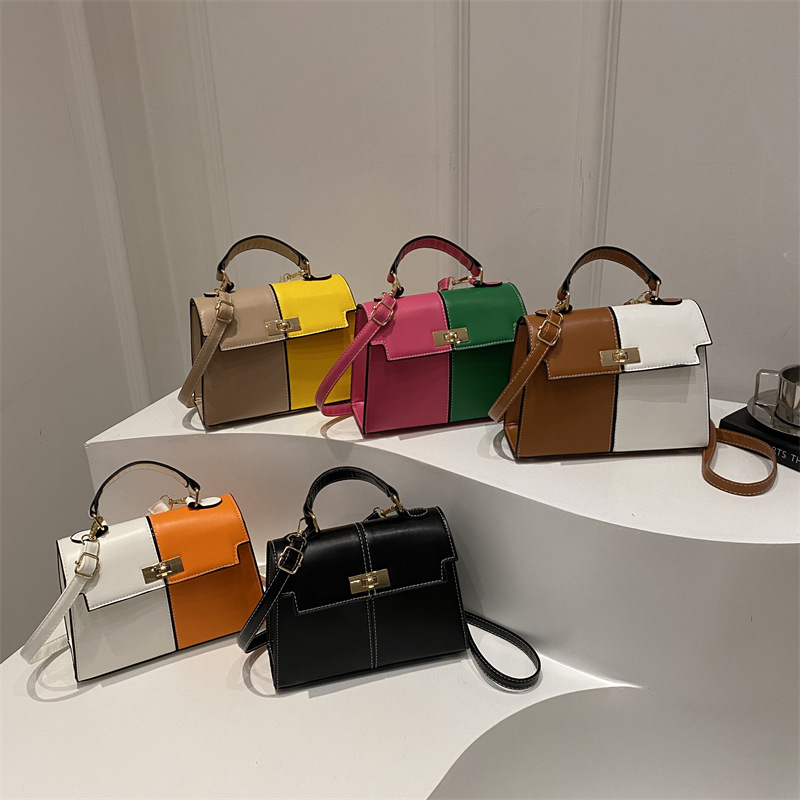 Stylish color contrast, large capacity, new Spring 2025 style, patchwork, single-shoulder texture, crossbody, single-shoulder handbag for women Application Scenario