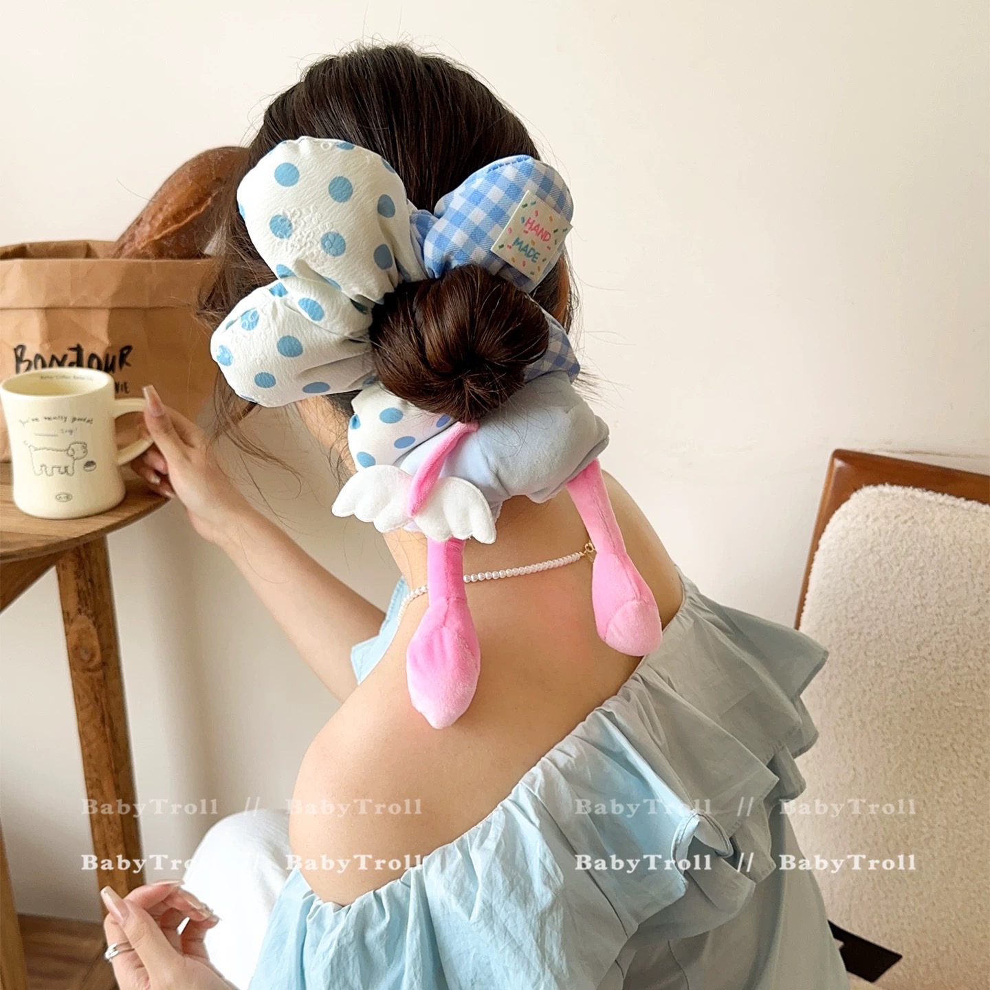 Mickey Mouse bottom flower large intestine hair band, cute Mickey Mouse bun hairstyle, hair band, hair flower, hair tie, hair accessory Specification drawing
