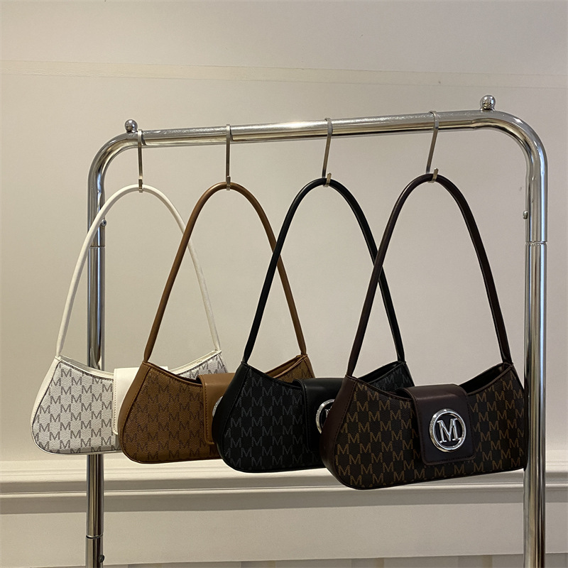 A new 2025 stylish and artistic underarm bag for women, a unique and simple square bag with letter prints and a high-quality single-shoulder bag Application Scenario