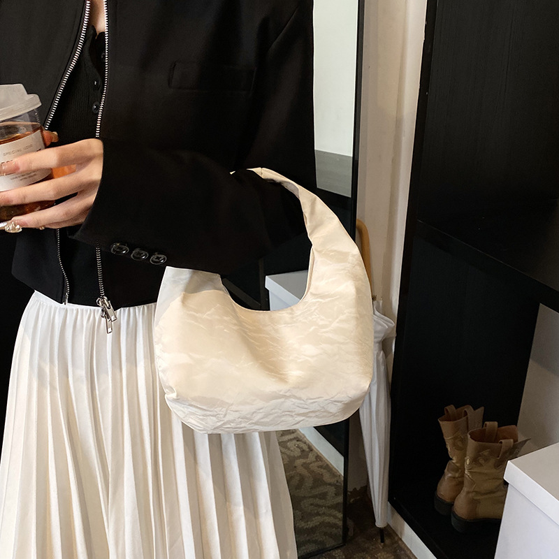 In 2025, the new niche design is popular this year, featuring small and elegant women's bags, single-shoulder commuter underarm bags Specification drawing