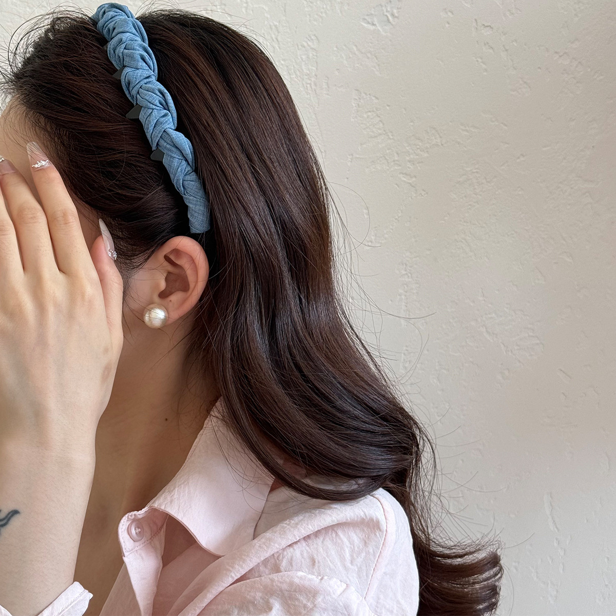 Denim blue wavy toothed high top hairband for women to press hair and wash face, anti-slip headband for broken hair, a perfect hair accessory for women details Picture
