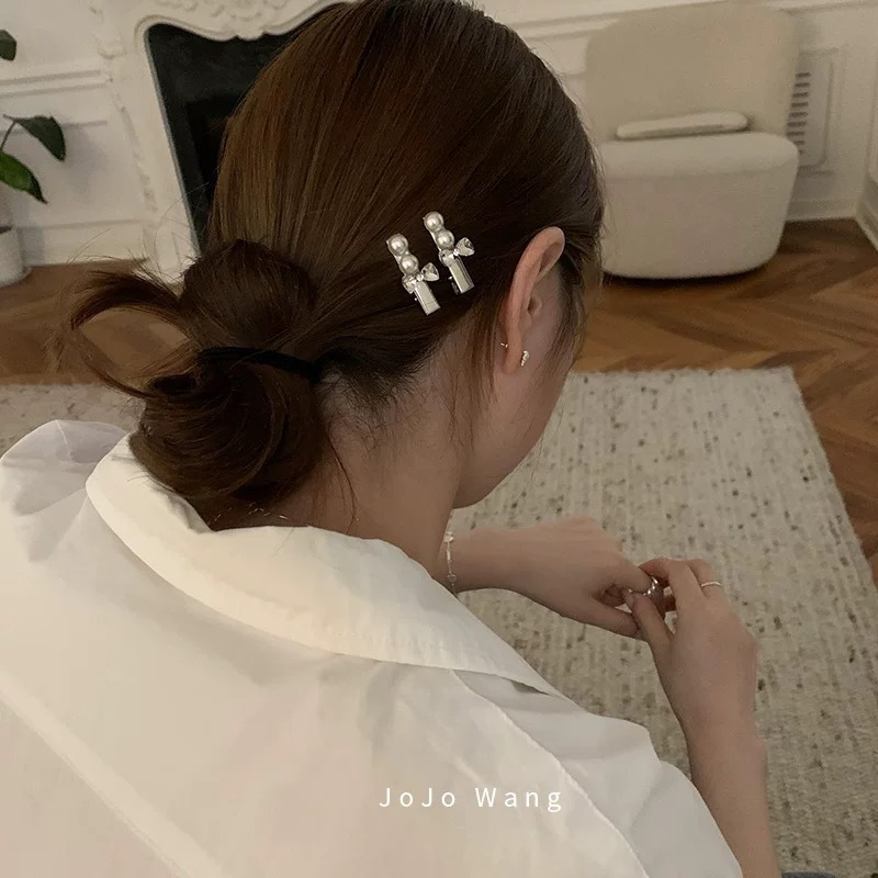 Daily life is very high-end ~ Silver pearl hair clips, women's bangs clips, back of the head headwear, hair accessories, teenage side clips and top clips Application Scenario