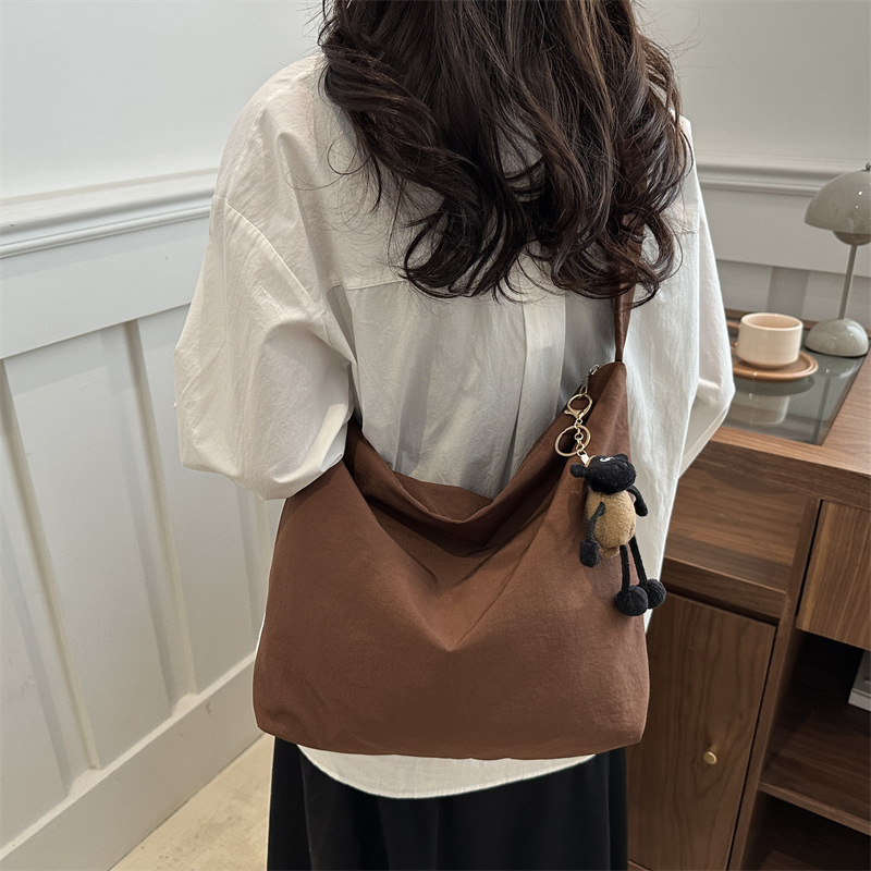 High-end texture, niche nylon pleated tote bag for women, new model 2025, large capacity, single-shoulder, hand-carry and underarm bag Specification drawing