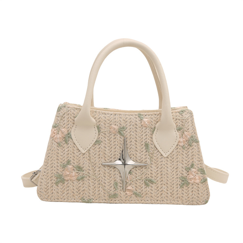 The 2025 new cross-border simple small square bag exudes a sense of fashion and sophistication. Its niche design is versatile and trendy. It's a single-shoulder crossbody bag for women Item Picture