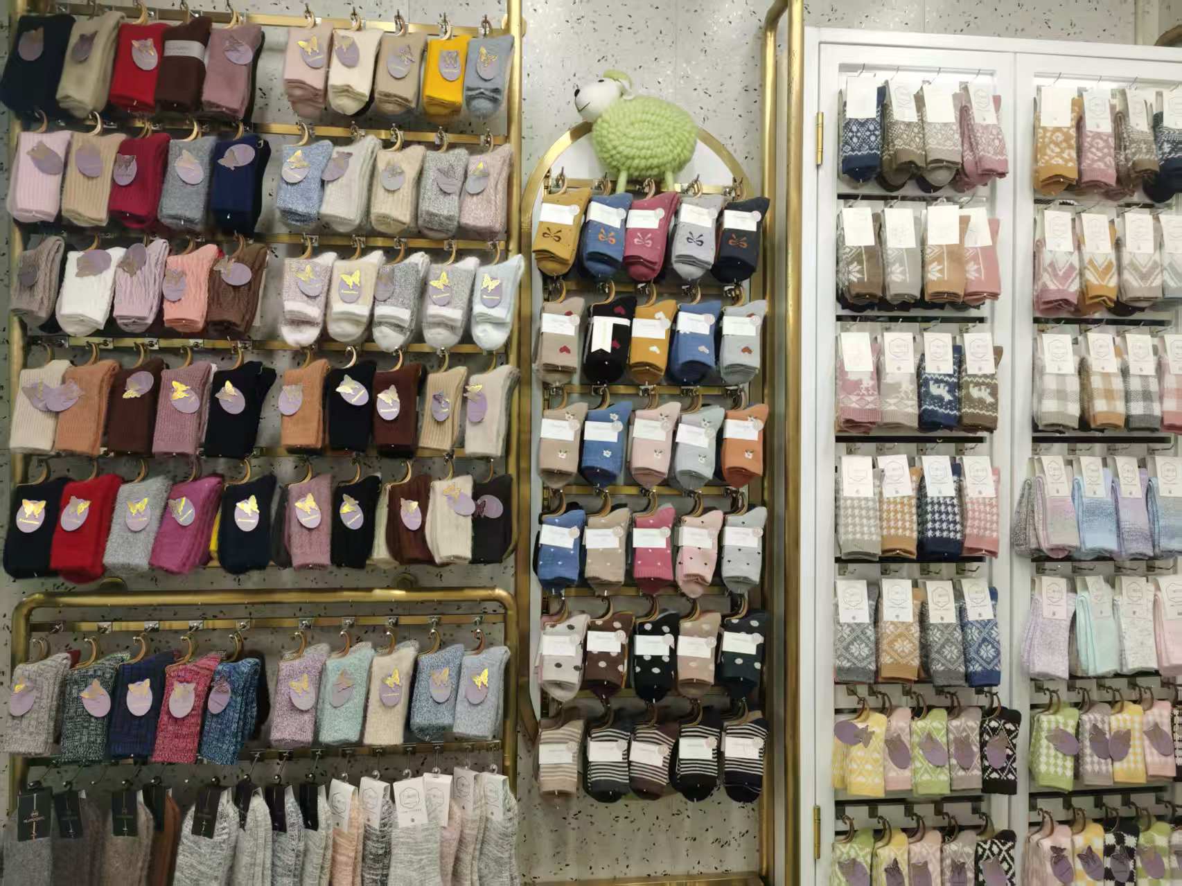 Warm Xinyu Hosiery Store describe pic - 5