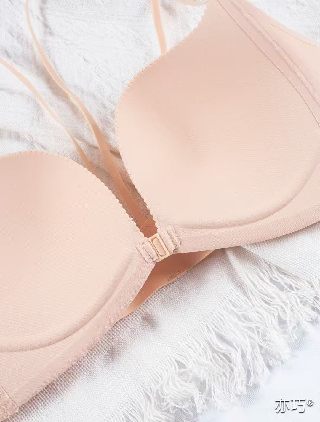 A new type of breathable, back-beauty-boosting, cool and comfortable bra with a front lactation detail image 5
