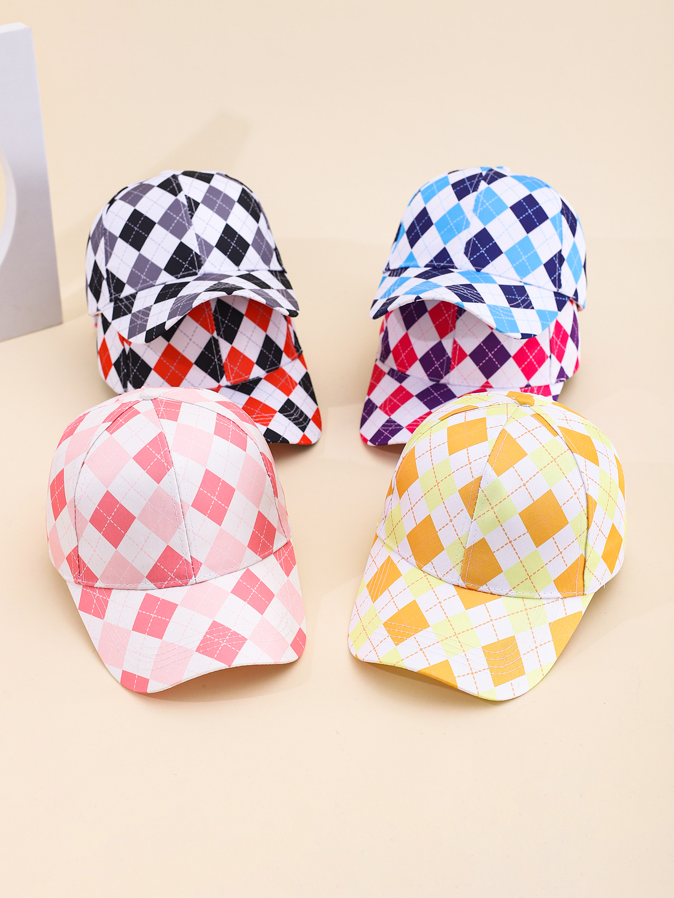 Spring and summer cross-border European and American bestsellers diamond-shaped check printed baseball caps, outdoor travel sun protection and shade adult baseball caps, six colors adjustable, foreign trade full figure